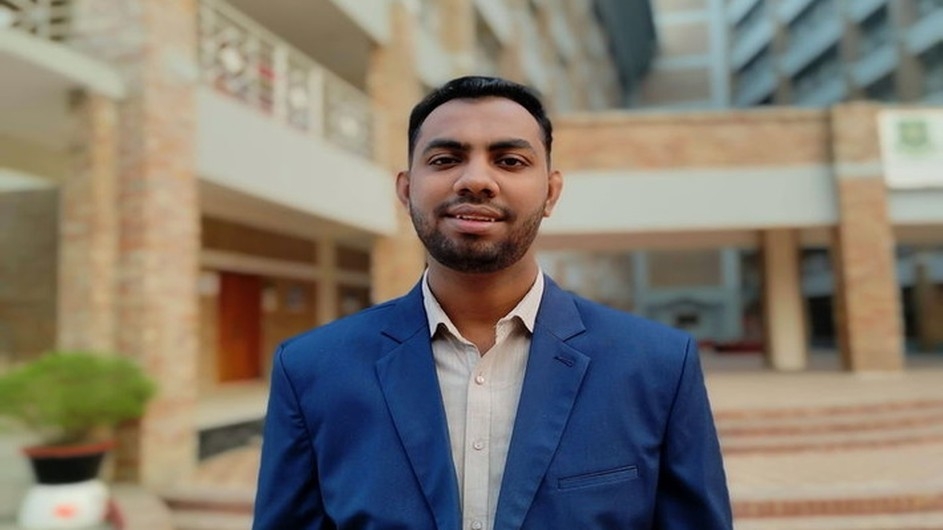 সশস্ত্র বাহিনী দিবস উপলক্ষে রচনা প্রতিযোগিতায় ১ম হলেন শাফায়াত হোসেন