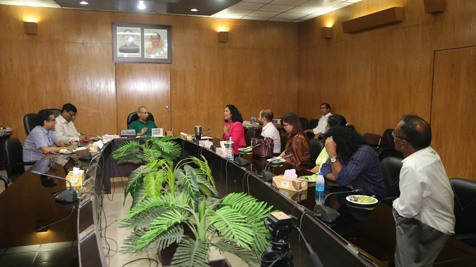 রাবি উপাচার্যের সাথে মার্কিন দূতাবাসের সাংস্কৃতিক কর্মকর্তার মতবিনিময়