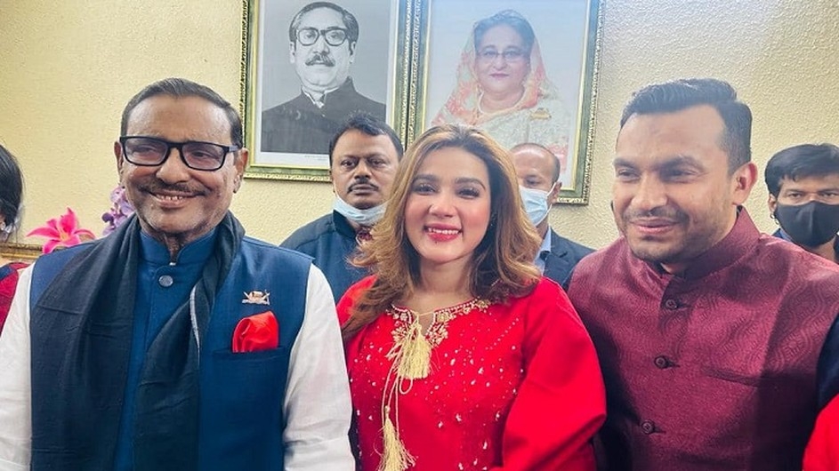 ওবায়দুল কাদেরের সঙ্গে সাক্ষাৎ করলেন চিত্রনায়িকা মাহি