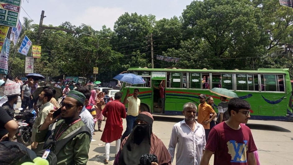 জগন্নাথ বিশ্ববিদ্যালয়ে গুচ্ছ ভর্তির 'এ' ইউনিটের পরীক্ষা শুরু, যানজটে ভোগান্তি