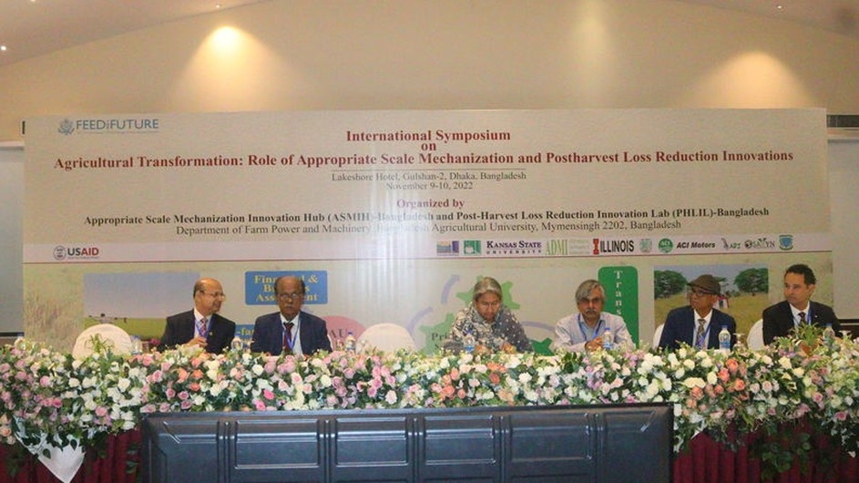 বাকৃবির গবেষকদের মাঠ পর্যায়ে কৃষি যন্ত্র সম্প্রসারণে সফলতা