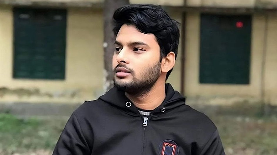 মাস্টার্সের আগেই সহকারী জজ রাবির আশিক