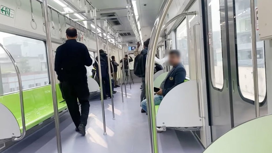 প্রথম দিন মেট্রোরেলে চড়লেন ৩ হাজার ৮৫৭ যাত্রী