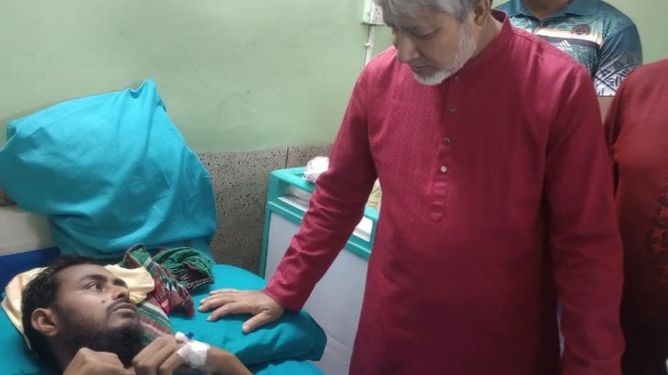 জুলাই গণঅভ্যুত্থানে আহতদের খোঁজ নিলেন জাবির উপ-উপাচার্য