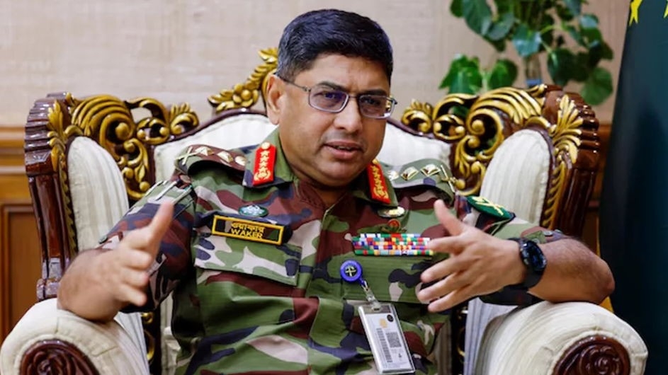 ‘যাই ঘটুক’, অন্তর্বর্তী সরকারকে সমর্থনের অঙ্গীকার করলেন সেনাপ্রধান