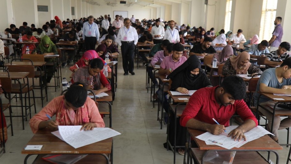 জিএসটির ‘এ’ ইউনিটের ভর্তি পরীক্ষা সম্পন্ন: ৯০ শতাংশের উপরে ছিল শিক্ষার্থীদের উপস্থিতি