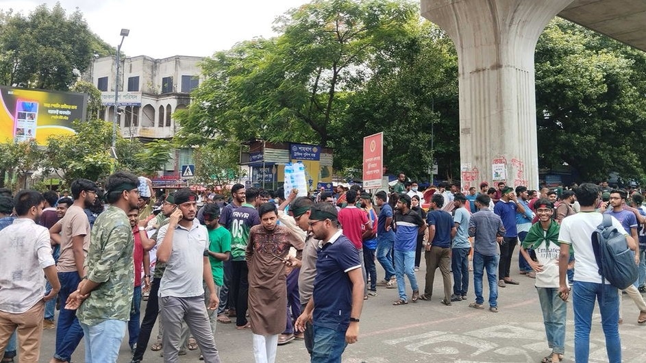 তিনটায় শাহবাগ ব্লকেড