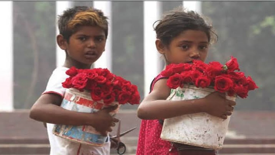 ফুলেরাই যখন ফুল বিক্রেতা