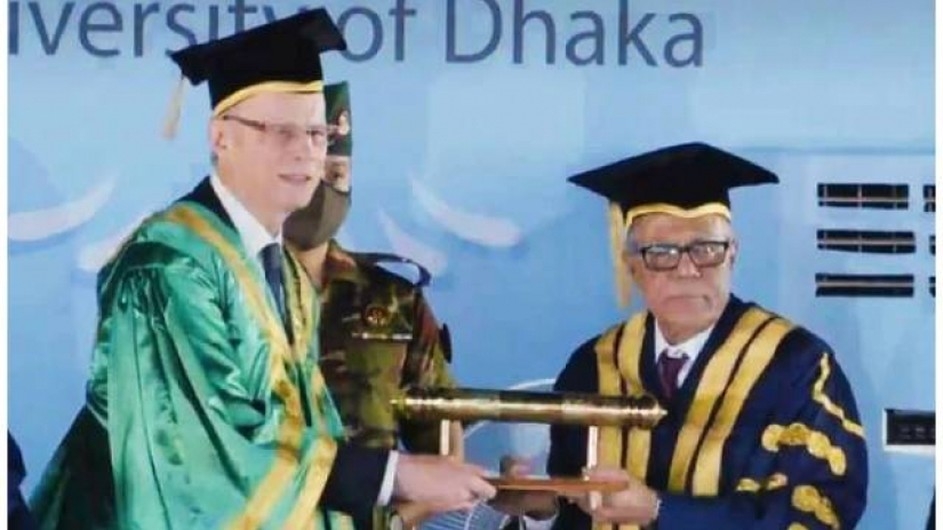 ঢাবি’র ডক্টর অব লজ ডিগ্রি পেলেন জঁ তিরোল