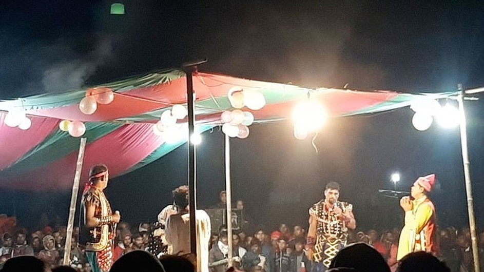 বিলুপ্তির পথে গ্রামবাংলার ঐতিহ্যবাহী যাত্রাপালা