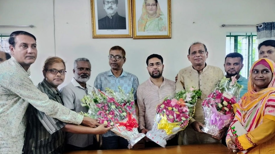 আন্তঃবিশ্ববিদ্যালয় অফিসার্স ফেডারেশনে পদ পাওয়ায় মাভাবিপ্রবি’র তিন কর্মকর্তাকে সংবর্ধনা