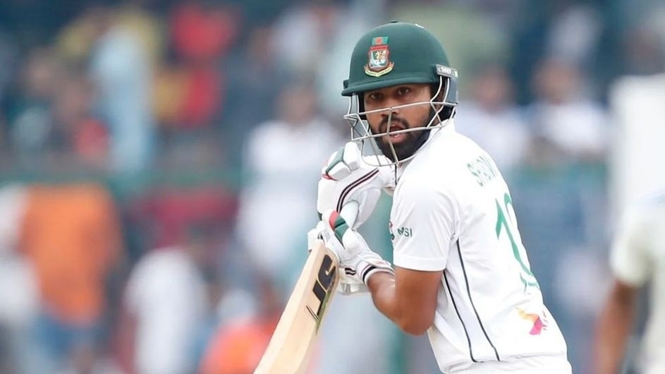 শেষবেলায় দুই উইকেট হারিয়ে বিপদ বাড়াল বাংলাদেশ