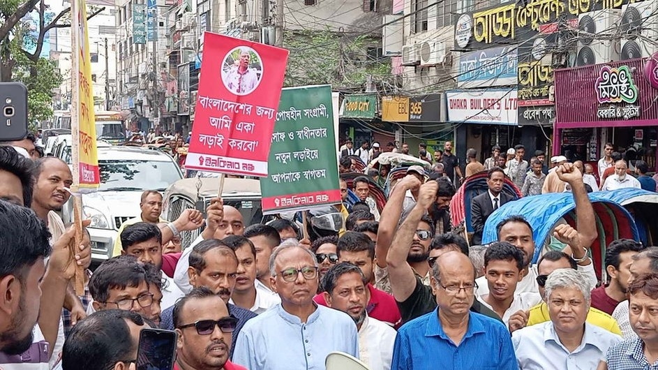 ফ্যাসিবাদের বিরুদ্ধে লড়াইয়ের জন্য এই আত্মসমর্পণ : মাহমুদুর রহমান