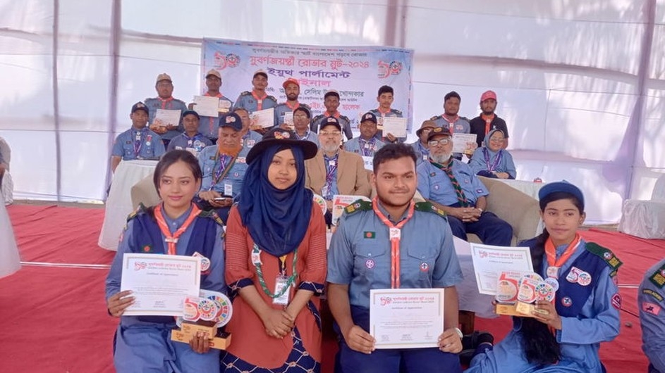 রোভার মুট ইয়ুথ পার্লামেন্ট বিতর্ক প্রতিযোগিতায় চ্যাম্পিয়ন যবিপ্রবির ইফতেখার মাহমুদ