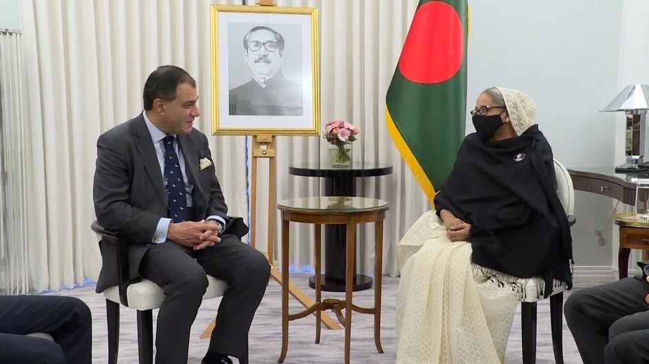 প্রধানমন্ত্রী শেখ হাসিনা যুক্তরাজ্যের ব্যবসায়ীদের বাংলাদেশে বিরাজমান বিনিয়োগের সুযোগ কাজে লাগাতে আমন্ত্রণ জানিয়েছেন।