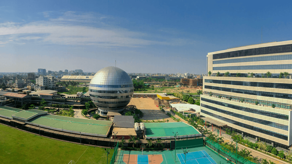 উচ্চশিক্ষায় এআইইউবির ২৮ বছর