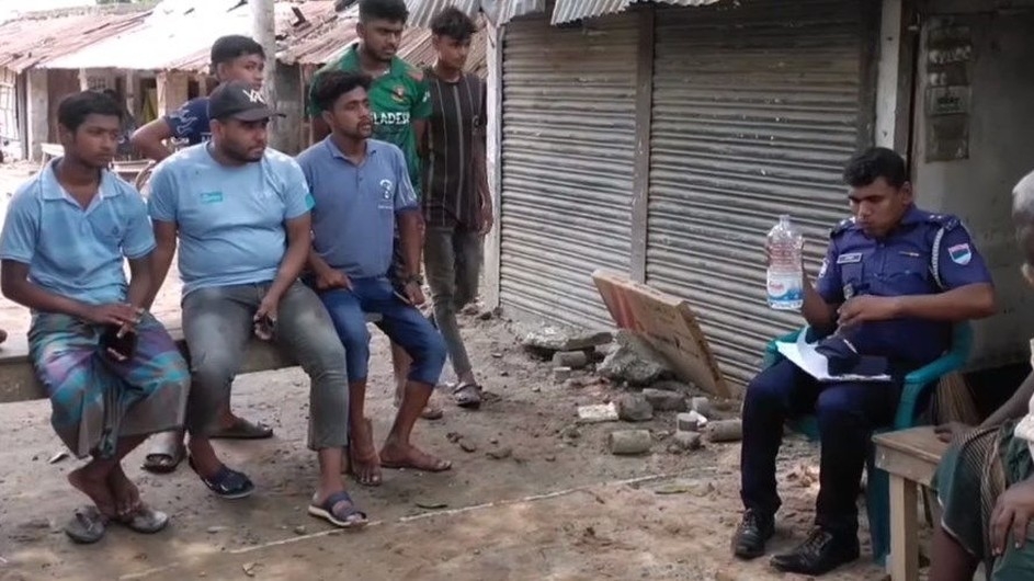 মোটরসাইকেল ঠিক করতে না পারায় মেকানিককে পুলিশের গুলি