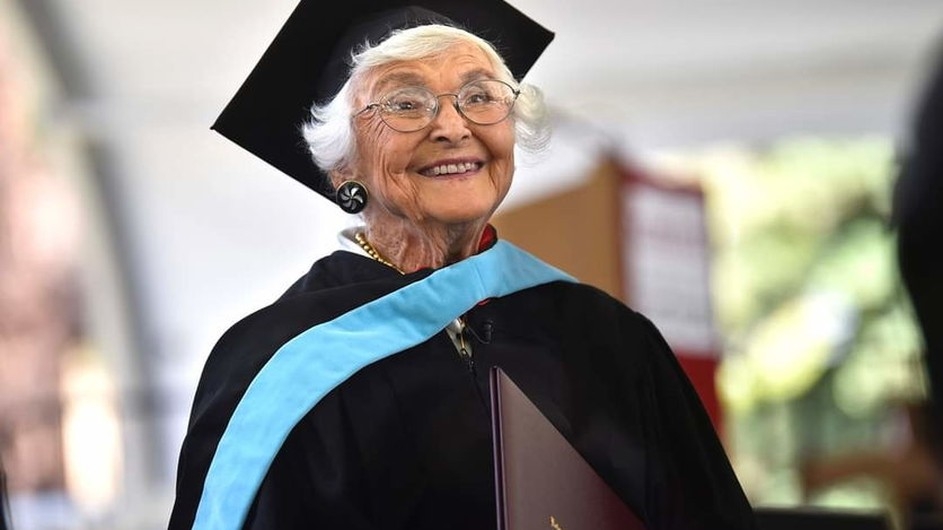 বিশ্ববিদ্যালয় ছাড়ার পর ১০৫ বছর বয়সে নিলেন স্নাতকোত্তর ডিগ্রি