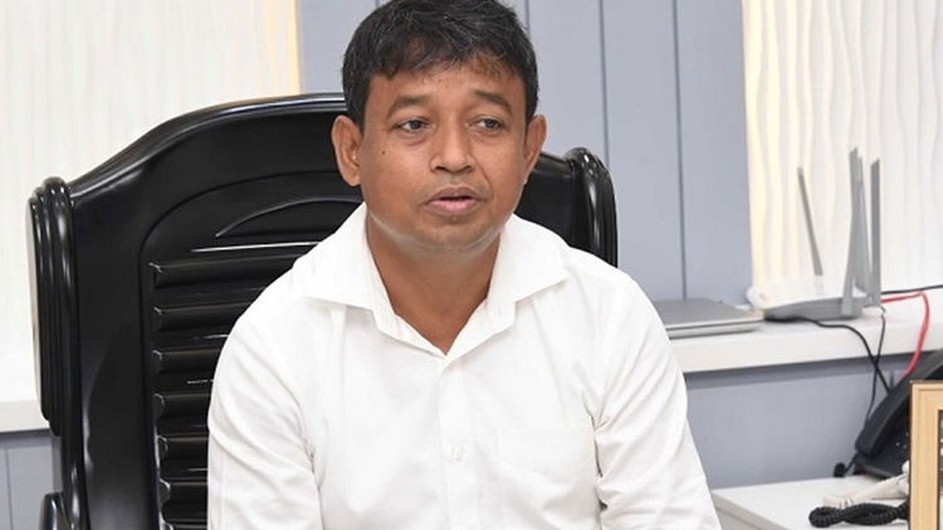 দেয়াল টপকে পালালেন ডিবি হারুন!