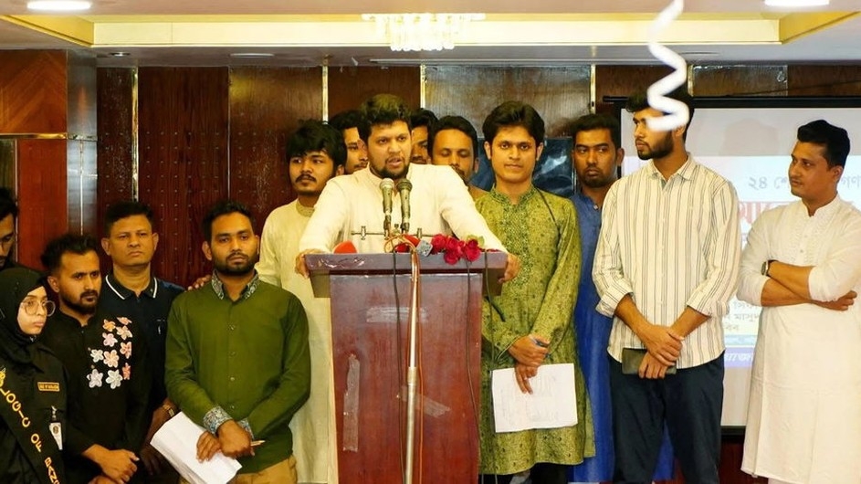 আওয়ামী লীগ বিদেশ থেকে আসা একটি ‘প্রতিস্থাপিত শক্তি’ : মাহফুজ আলম