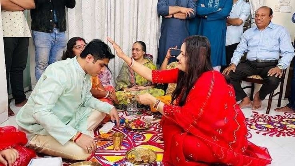 বিয়ের পিড়িতে বসতে যাচ্ছেন লেখক ভট্টাচার্য