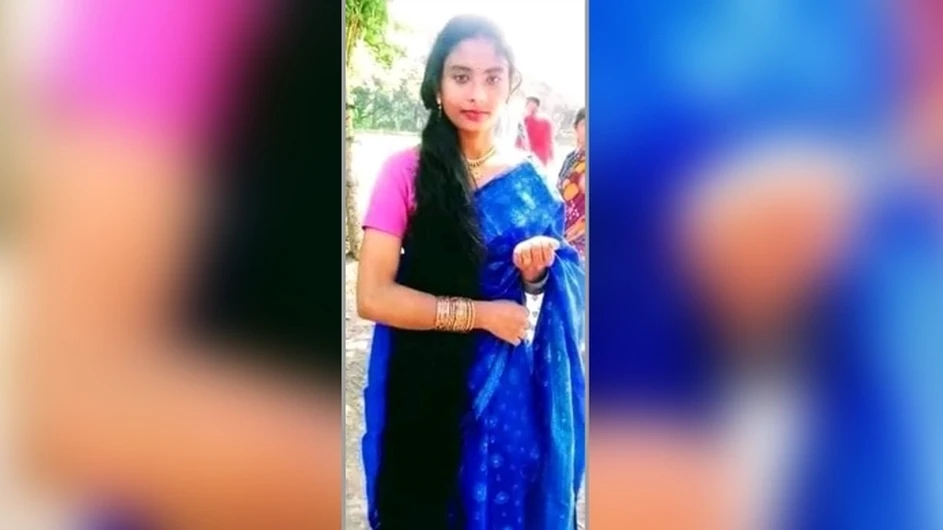 লম্বা চুলই কাল হলো কলেজছাত্রী ঝুম্পার!