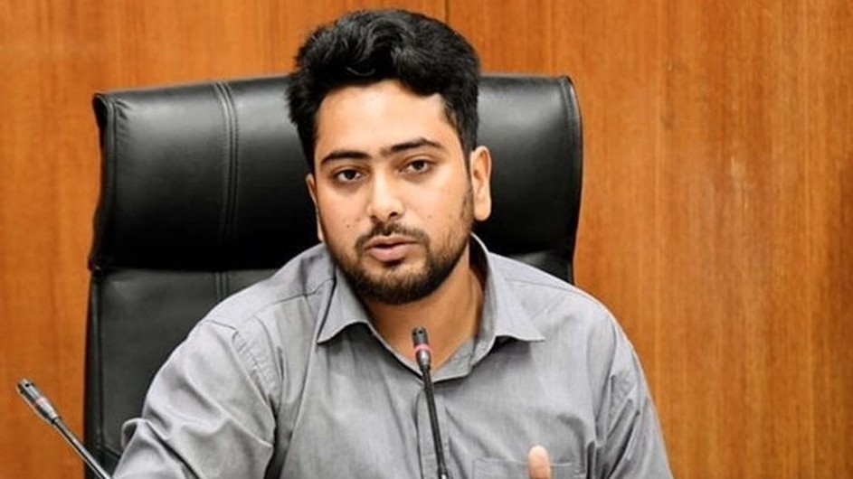 গণভবন পরিদর্শনে যাচ্ছেন উপদেষ্টা মো. নাহিদ ইসলাম