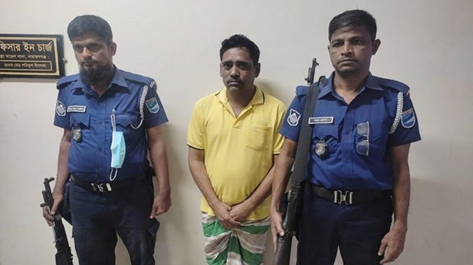ডিবি হারুনের ক্যাশিয়ার মোকাররম রাতে গ্রেপ্তার দিনে জামিন