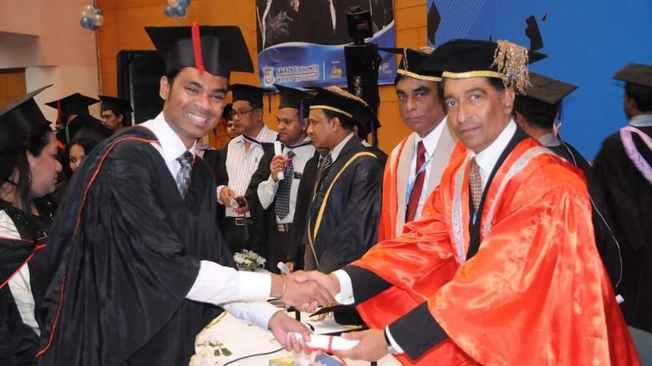 সমাবর্তন চায় ইবাইস ইউনিভার্সিটির শিক্ষার্থীরা