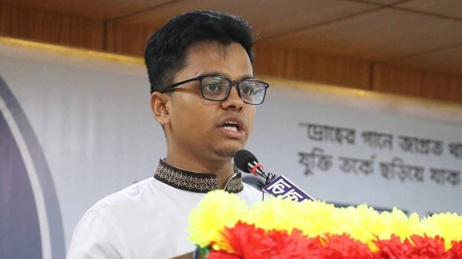 ‘ছিলাম, আছি এবং থাকব’ লিখে মাঝরাতে ঢাবি শিবির সভাপতির স্ট্যাটাস