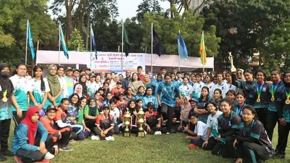 ঢাবিতে ছাত্রীদের আন্তঃহল ক্রিকেট প্রতিযোগিতা শুরু