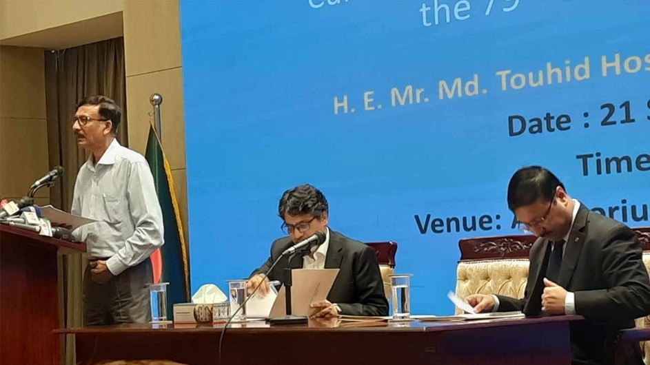 ৫৭ জনের বহর নিয়ে নিউইয়র্ক যাচ্ছেন ড. ইউনূস