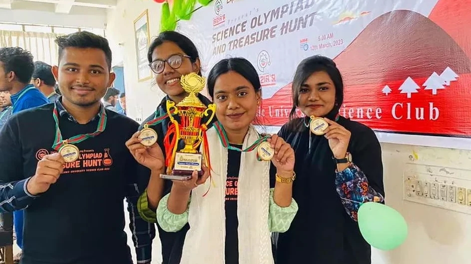 ইবি সায়েন্স ক্লাবের 'ট্রেজার হান্টের' চ্যাম্পিয়ন ফার্মেসি বিভাগ