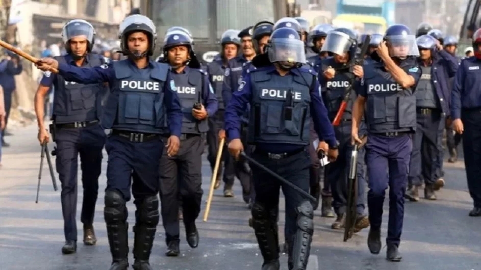 রাবি ও বিনোদপুর বাজারে থমথমে অবস্থা বিরাজ করছে