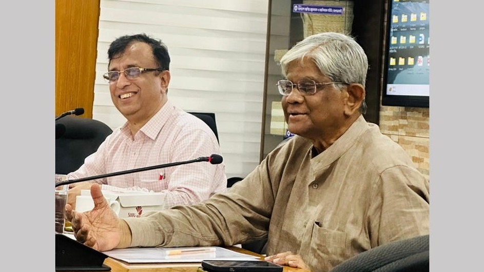দেশের অর্থনীতি ঘুরে দাঁড়াচ্ছে : বাণিজ্য উপদেষ্টা