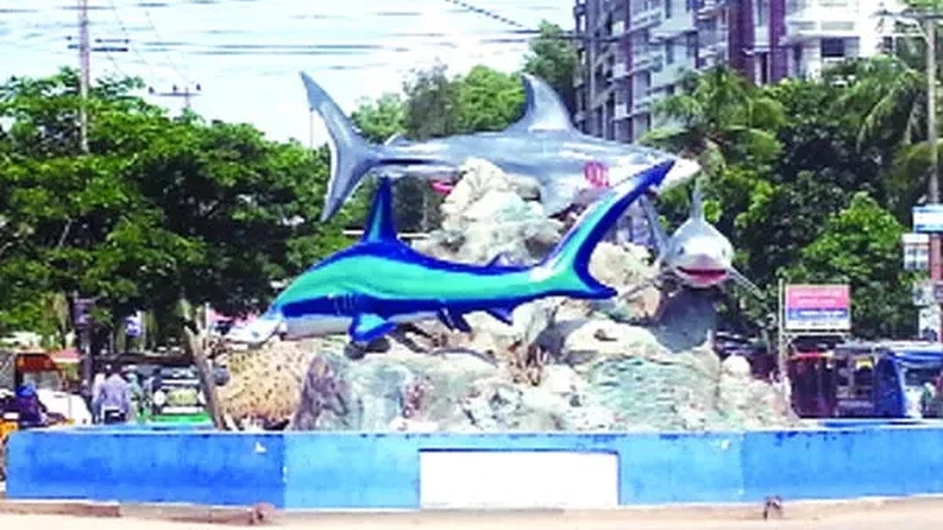 কক্সবাজারে হাঙ্গর ভাস্কর্যের স্থলে হচ্ছে বঙ্গবন্ধুর ভাস্কর্য