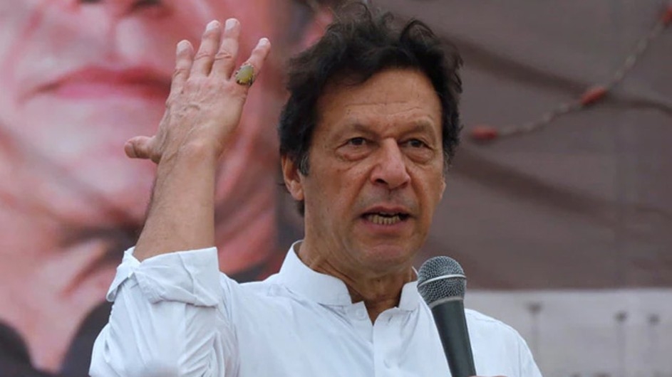 ক্ষমতা হারাতে চলেছেন ইমরান খান!