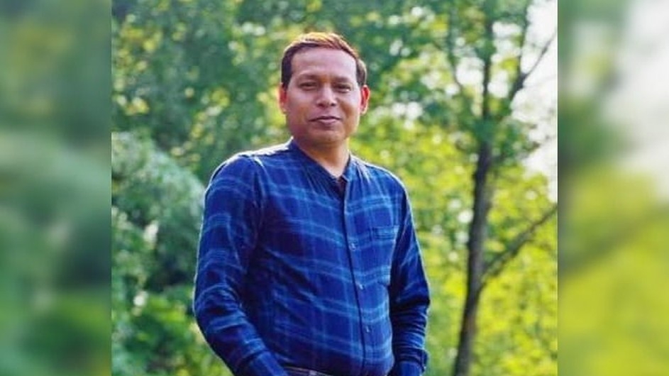 ফেইসবুকে 'স্টেপ ডাউন হাসিনা' লিখে পোস্ট : শিক্ষককে কারণ দর্শানোর নোটিশ