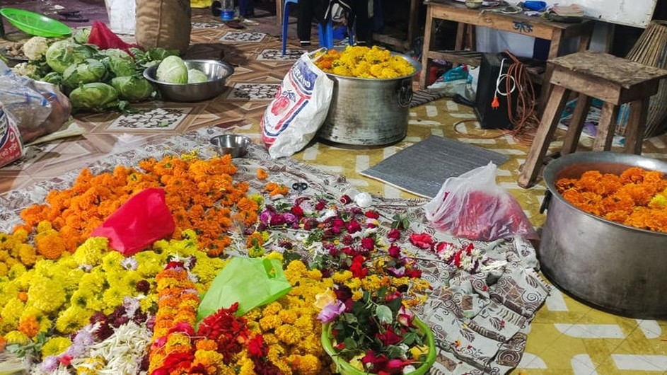 বাকৃবিতে চুরির ফুল দিয়ে ইসকন মন্দিরে পুজা: ৩ শিক্ষার্থীকে সাজা