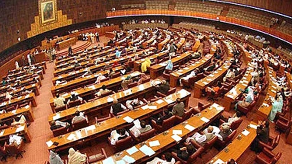 ইমরানের সুপারিশে পার্লামেন্ট ভেঙে দিলেন পাকিস্তানের প্রেসিডেন্ট