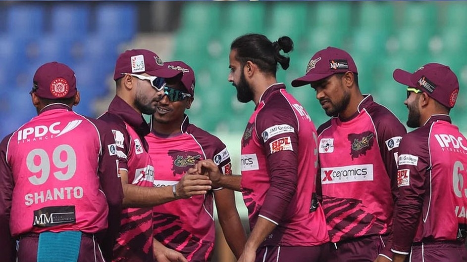 মাশরাফি কত ভালো, তা প্রকাশে যথেষ্ট ভাষা খুঁজে পাচ্ছেন না ইমাদ