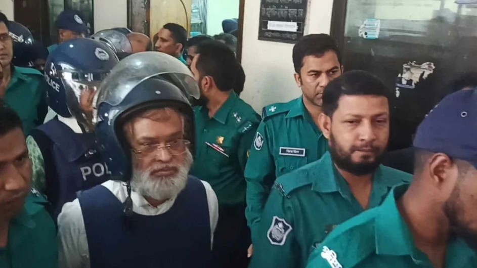 কাঠগড়ায় দাঁড়িয়ে আইনজীবীর ওপর কেন ক্ষেপলেন হাজী সেলিম