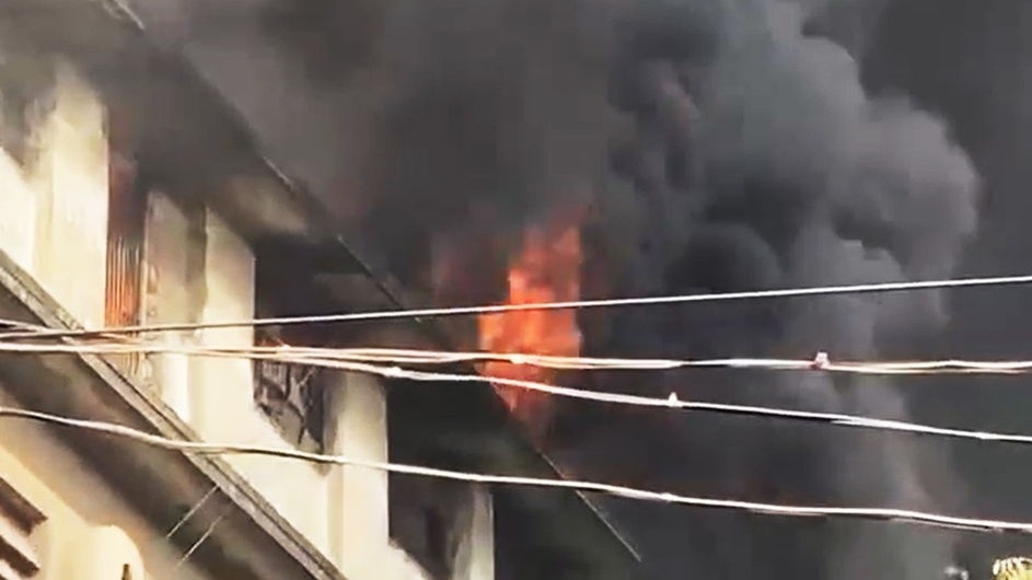 হাজারীবাগে লেদার গোডাউনের আ-গুন নিয়ন্ত্রণে