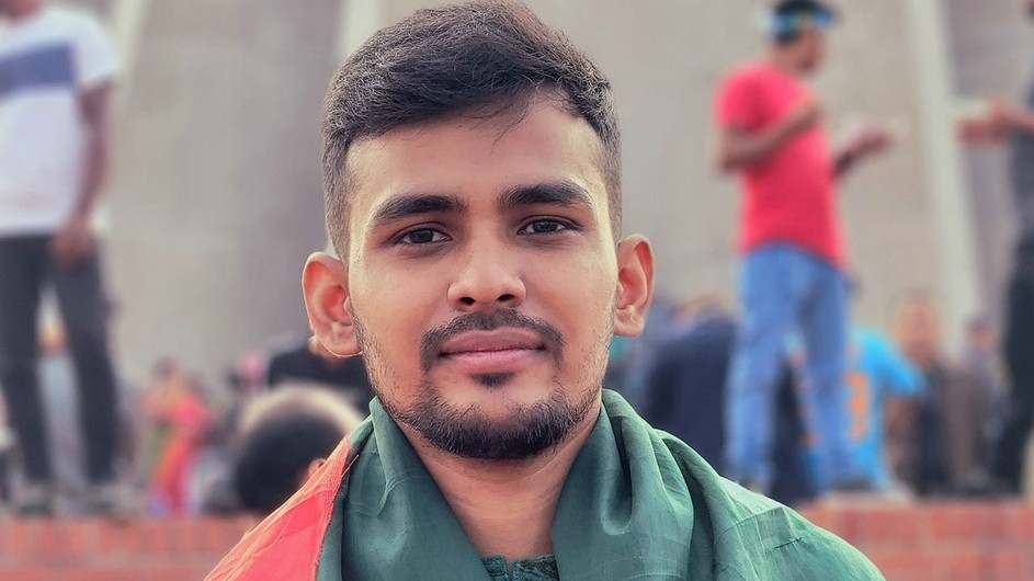 প্রধান বিচারপতিসহ সব বিচারপতিকে পদত্যাগ করতে হবে