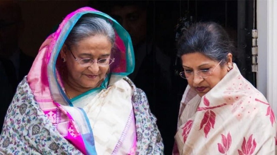 পদত্যাগ করতে ৫ আগস্ট শেখ হাসিনার পা ধরেছিলেন শেখ রেহানা