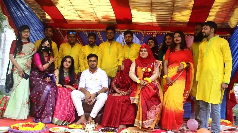 প্রথমবারের মতো ক্যাম্পাসে ইবি ছাত্রের গায়ে হলুদ