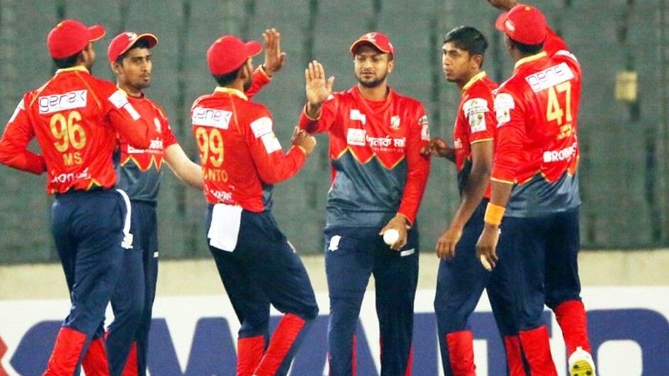 কুমিল্লাকে হারিয়ে ফাইনালে বরিশালকুমিল্লাকে হারিয়ে ফাইনালে বরিশাল