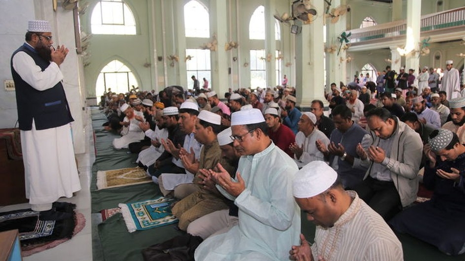ডাঃ এস এ মালেকের আরোগ্য কামনায় ইবিতে বিশেষ মোনাজাত