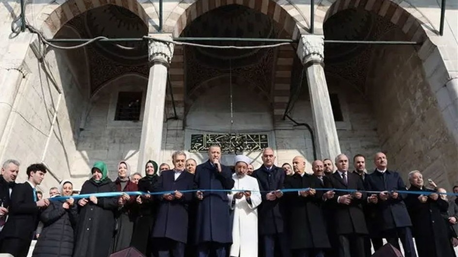 ইস্তাম্বুলে ৩৫০ বছরের প্রাচীন মসজিদ সংস্কারের পর উদ্বোধন
