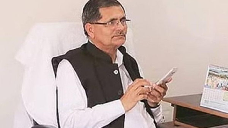 ৩৪ বছরের চাকরিজীবনে ৭১ বার বদলি!